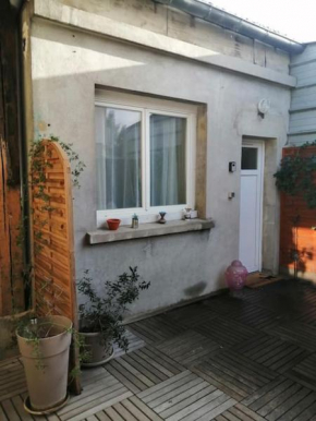 Studio Indépendant avec terrasse proche Paris